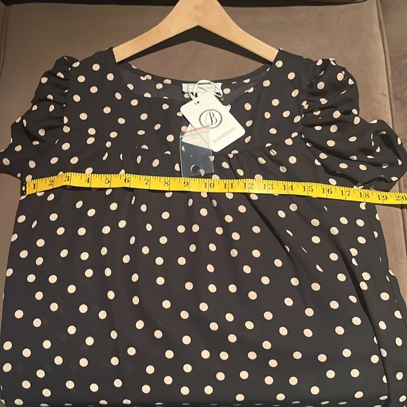 Black with tan polka dots blouse - Picture 4 of 5